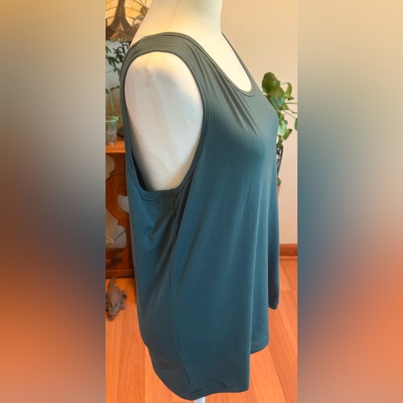 NWOT Womens Sleeveless Cami Tank Top Dark Green Size 2XL Stretch Wide Bands - Picture 4 of 10